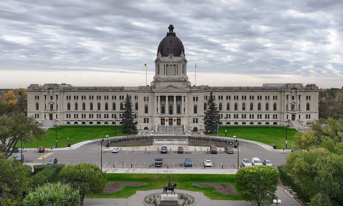 The domed Saskatchewan Legislative Building in Regina